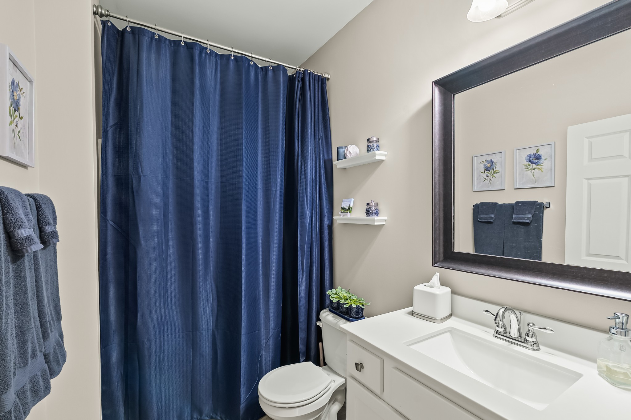 638 Weybridge Dr