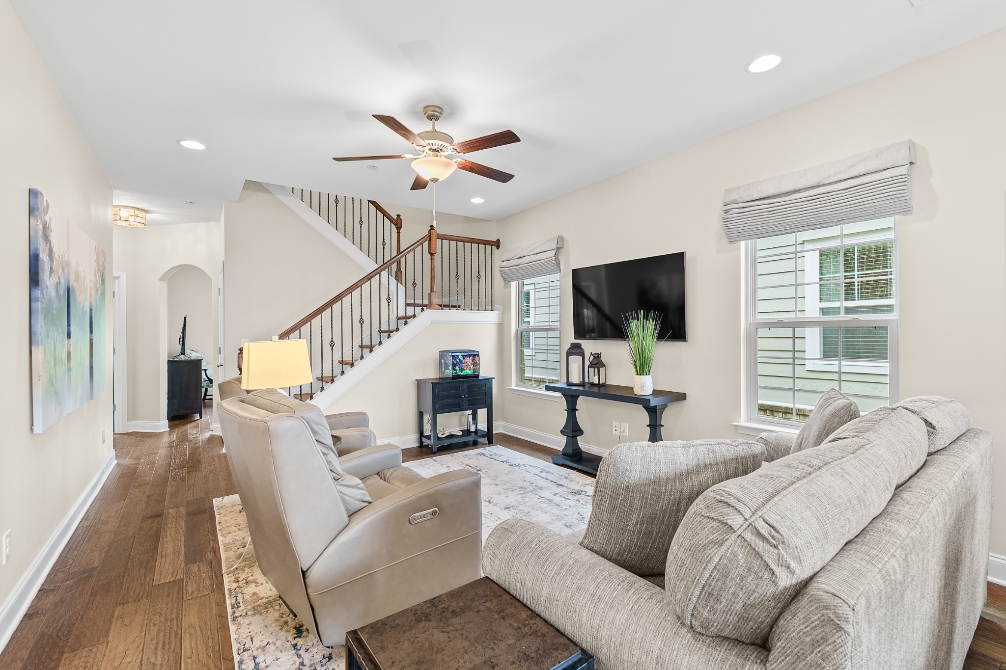 638 Weybridge Dr