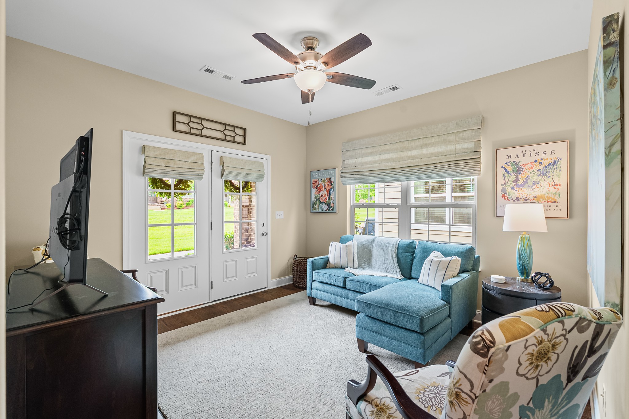 638 Weybridge Dr