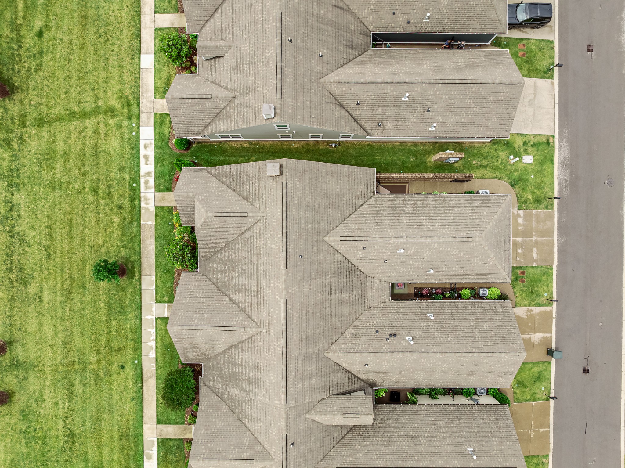 638 Weybridge Dr