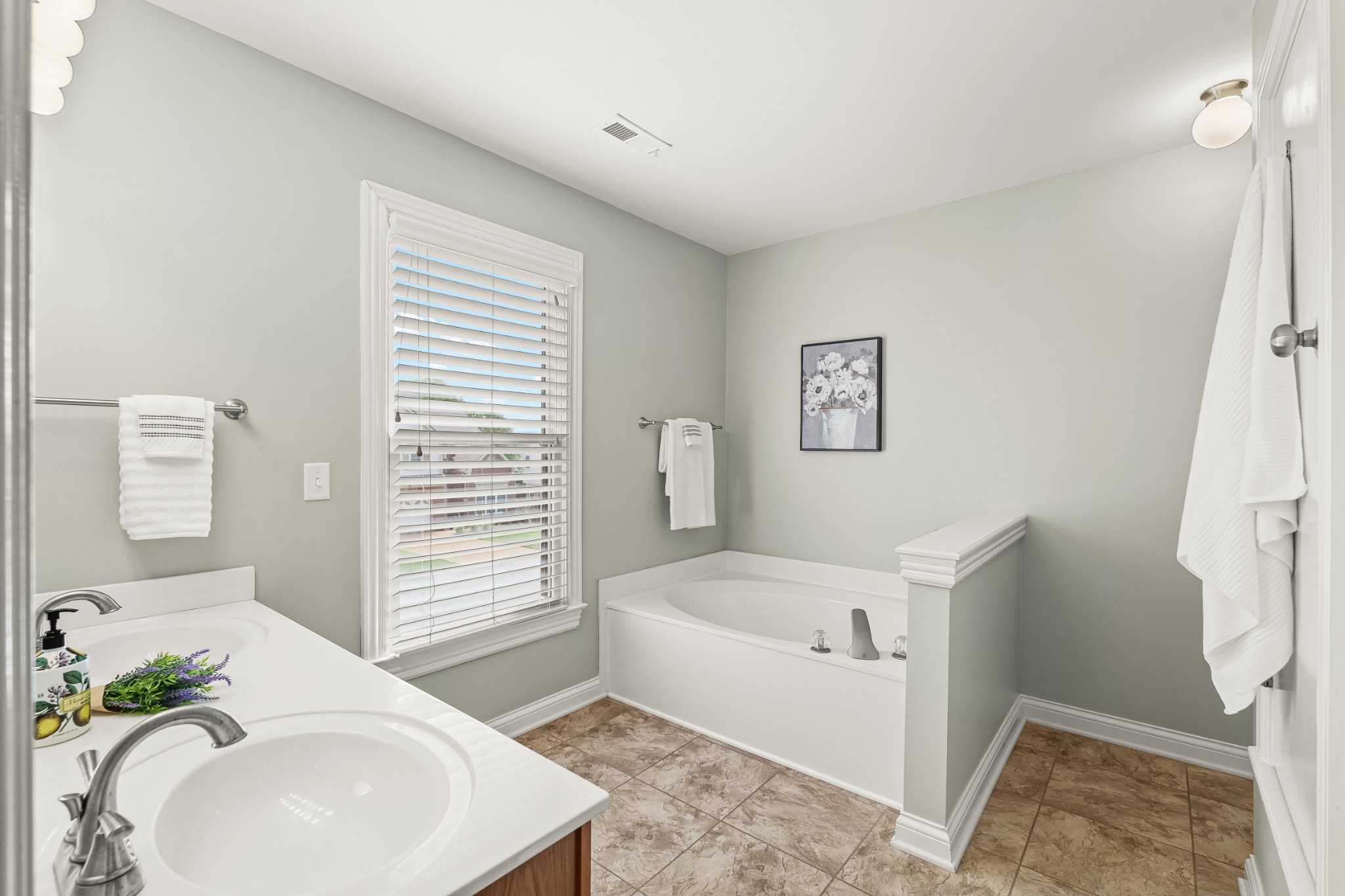 417 Ridgestone Dr