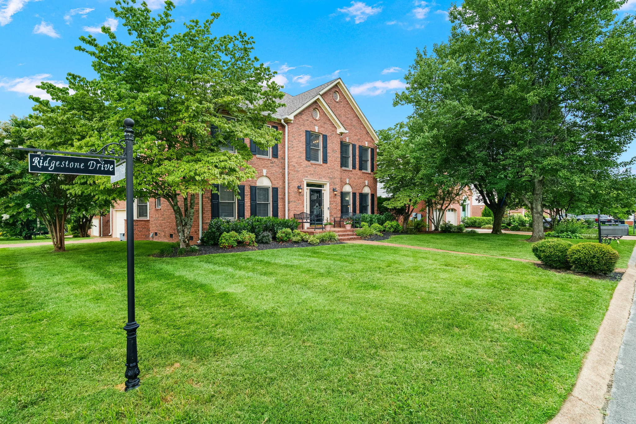 417 Ridgestone Dr