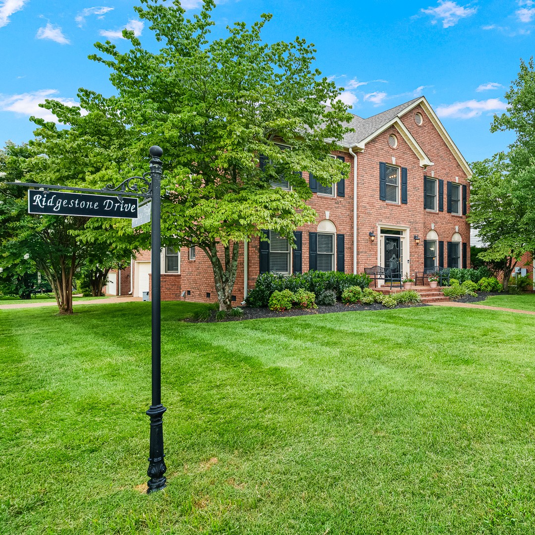 417 Ridgestone Dr