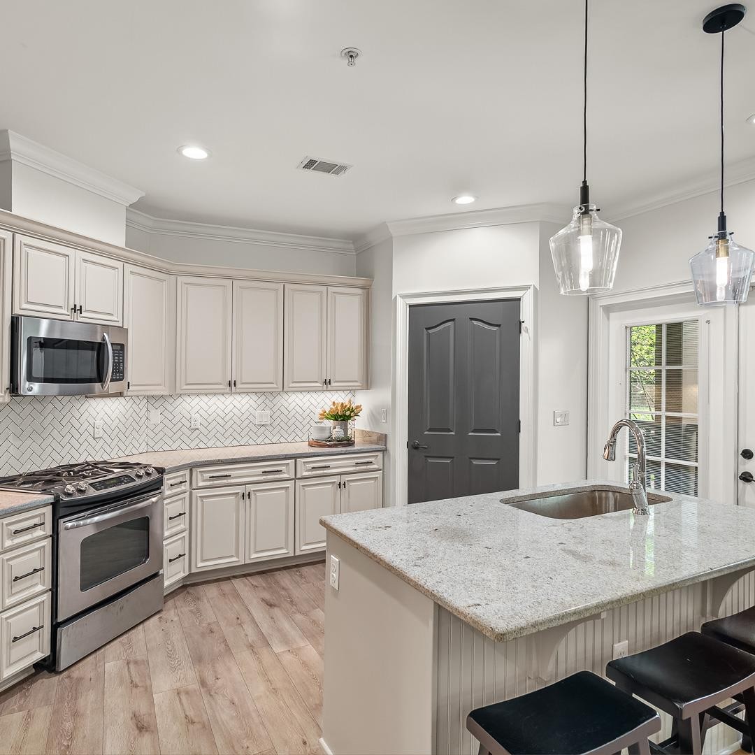 311 Grant Park Dr