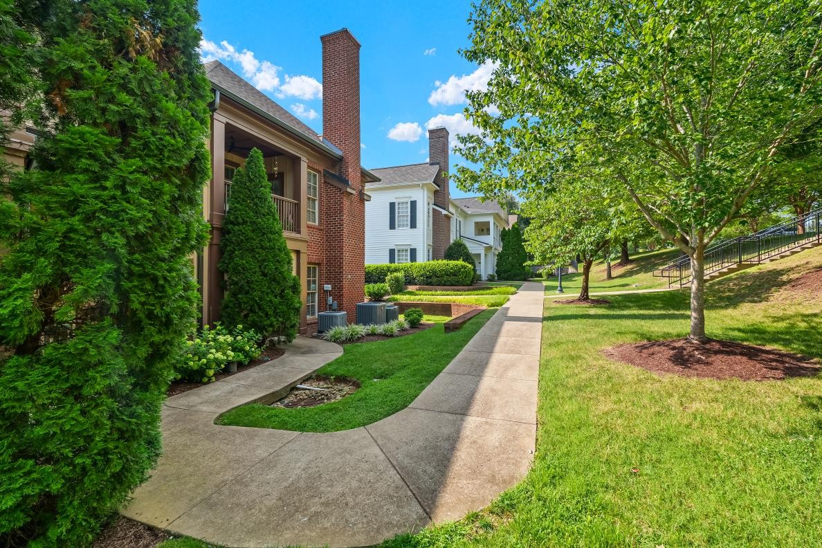 311 Grant Park Dr