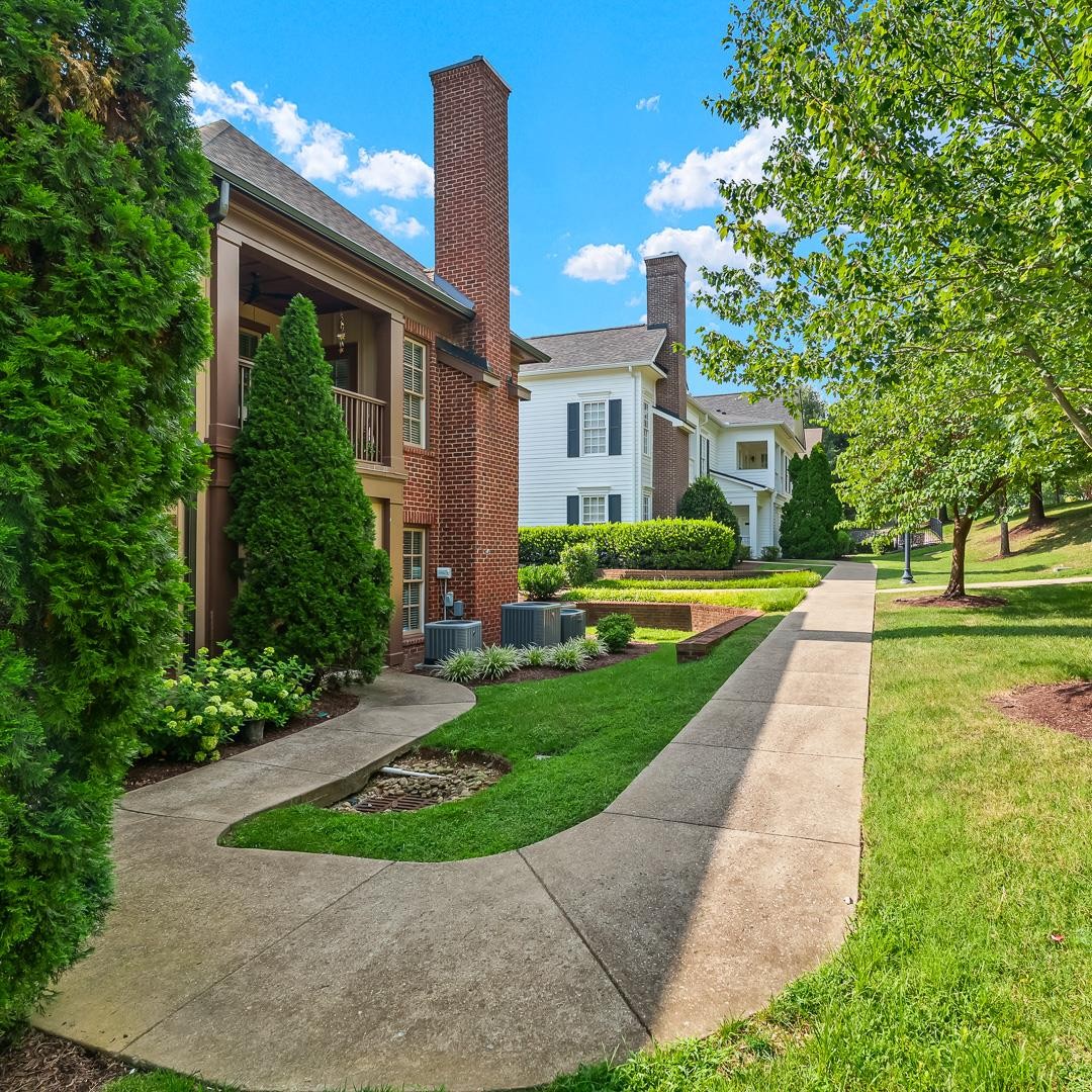 311 Grant Park Dr