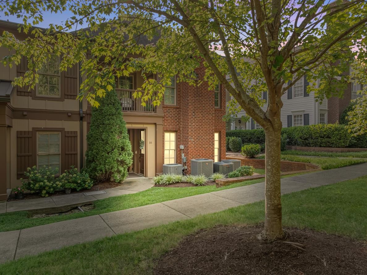 311 Grant Park Dr