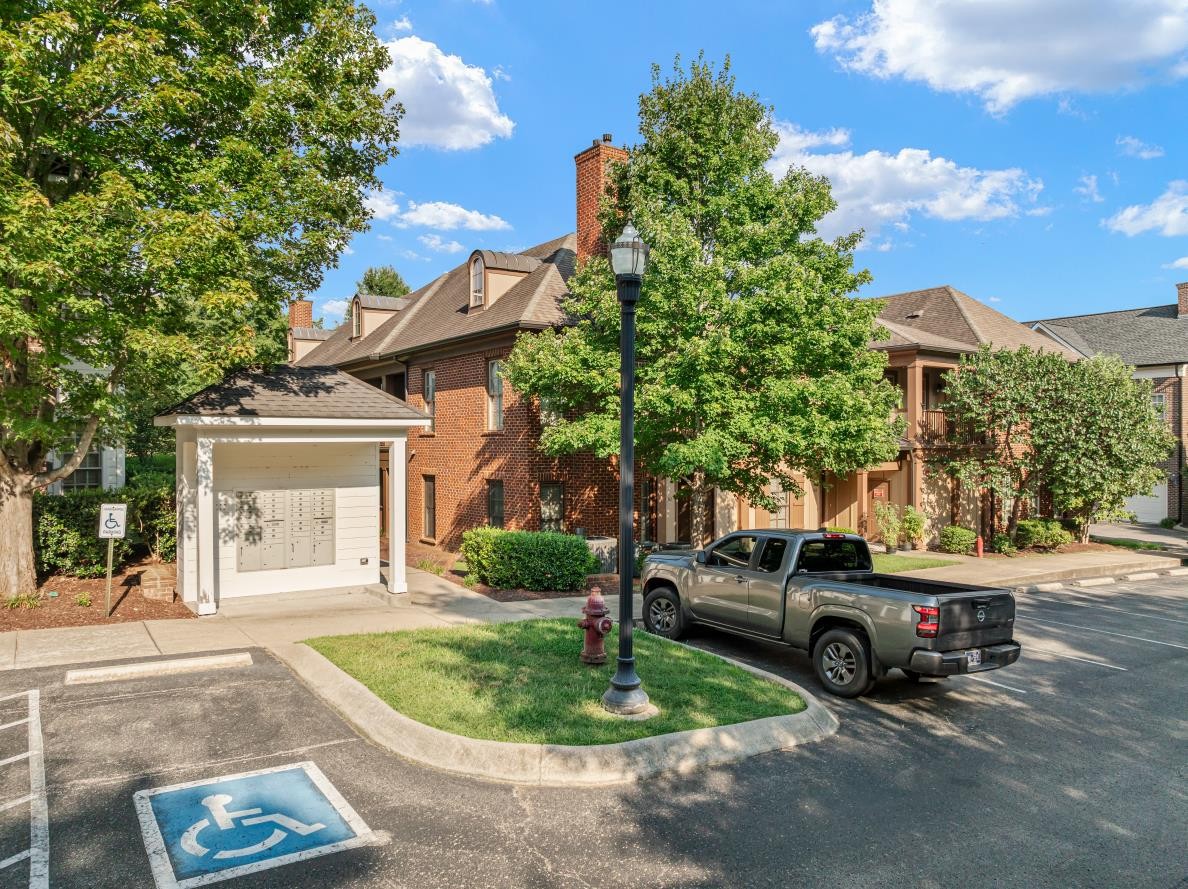 311 Grant Park Dr