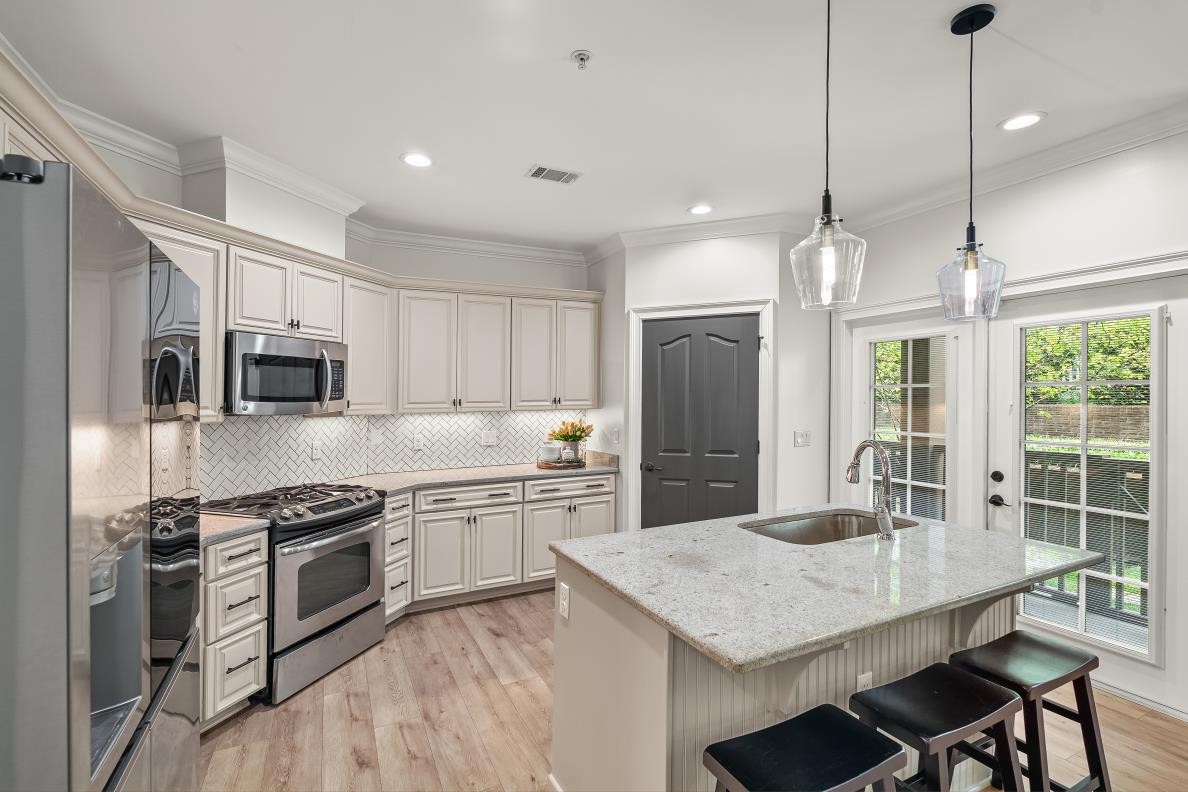 311 Grant Park Dr