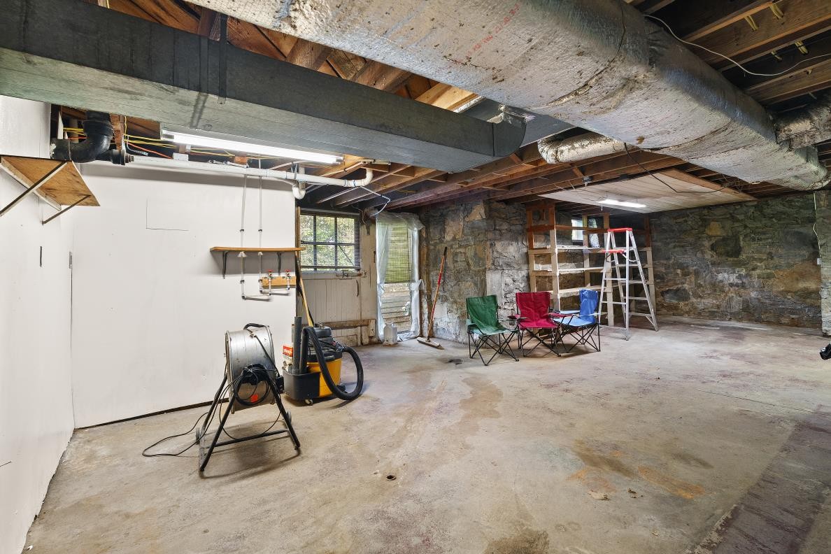 2325 Selma Ave