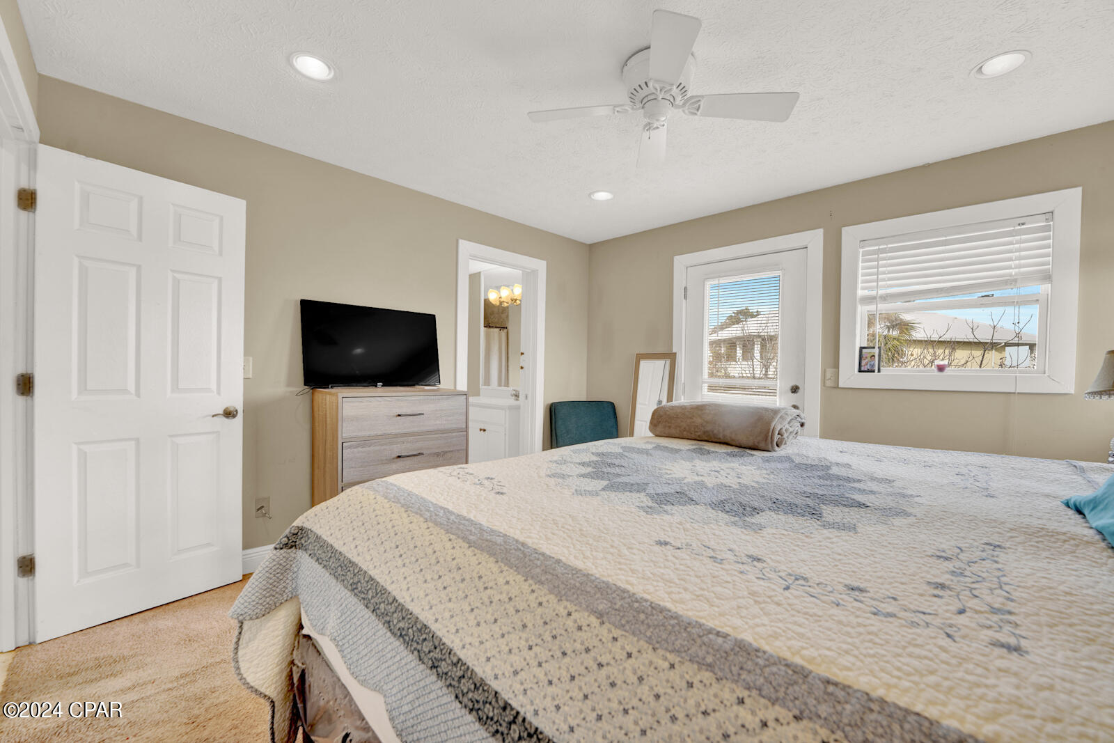 5116 Beach Drive