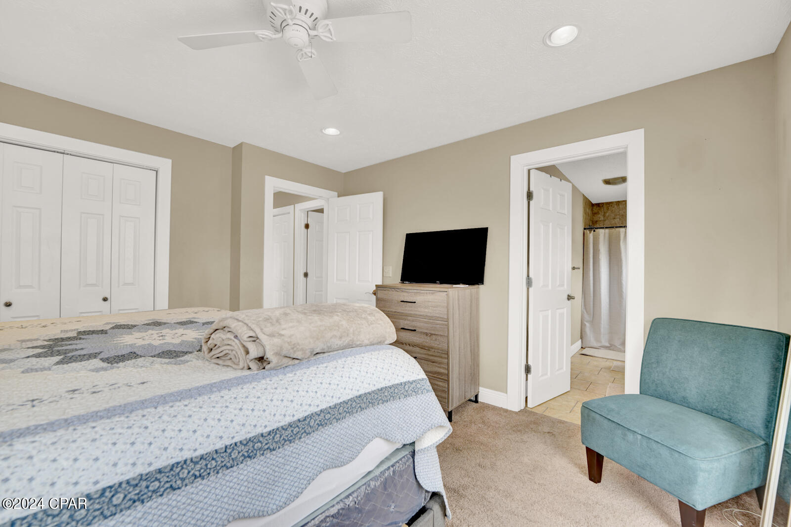 5116 Beach Drive