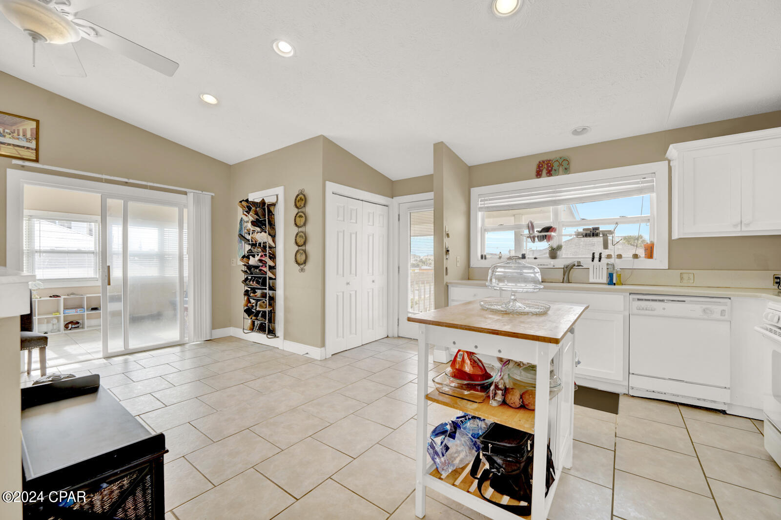 5116 Beach Drive