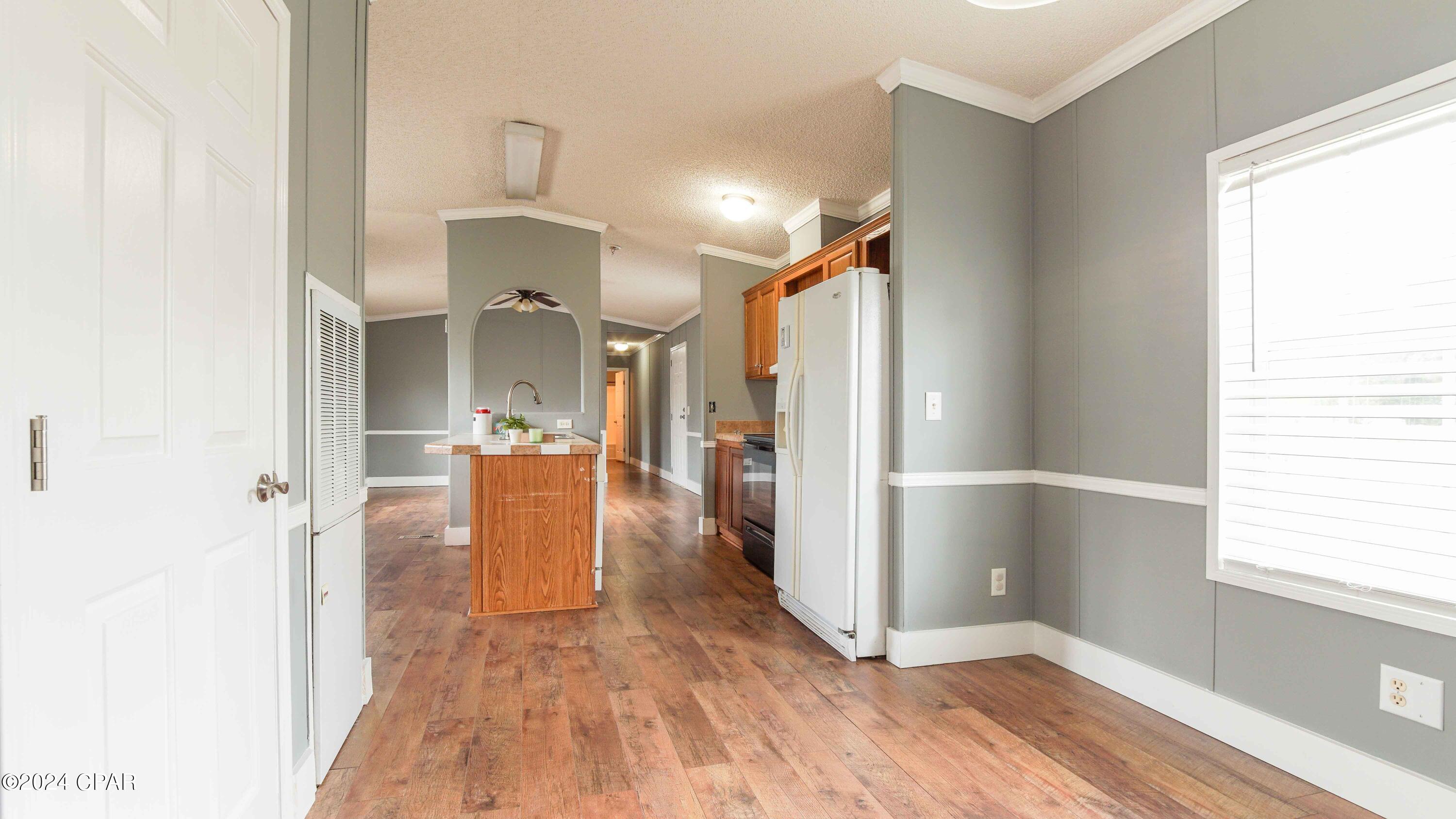 11901 Magnolia Street