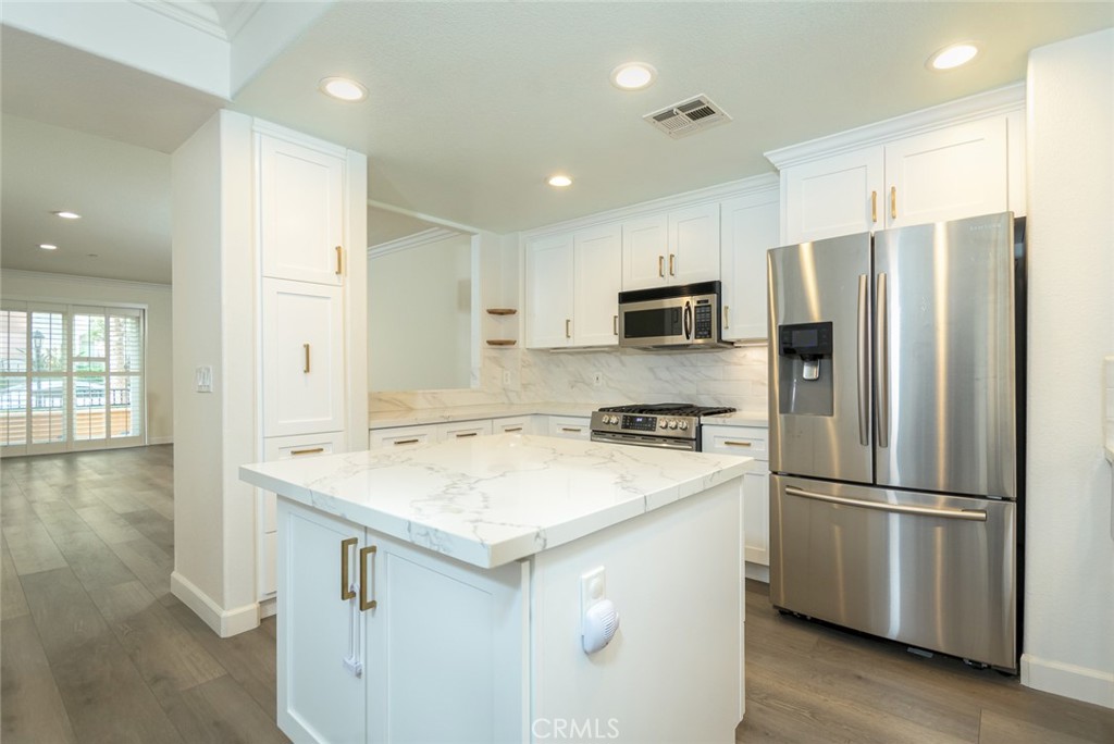 280 N Madison Avenue