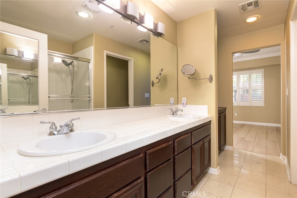 280 N Madison Avenue