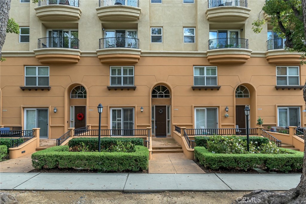 280 N Madison Avenue