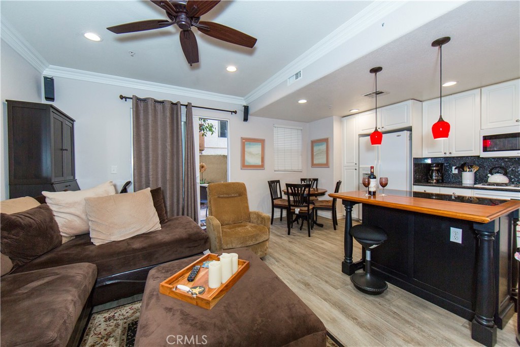 286 N Madison Avenue 103