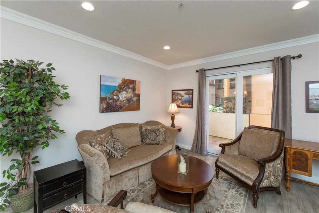 286 N Madison Avenue 103