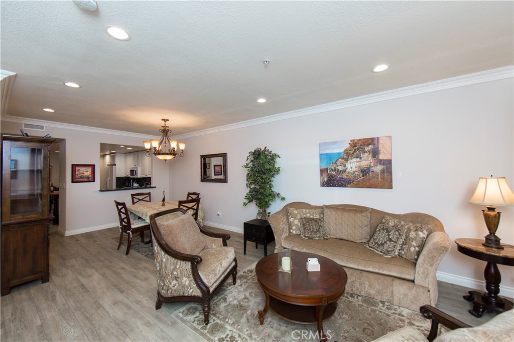 286 N Madison Avenue 103