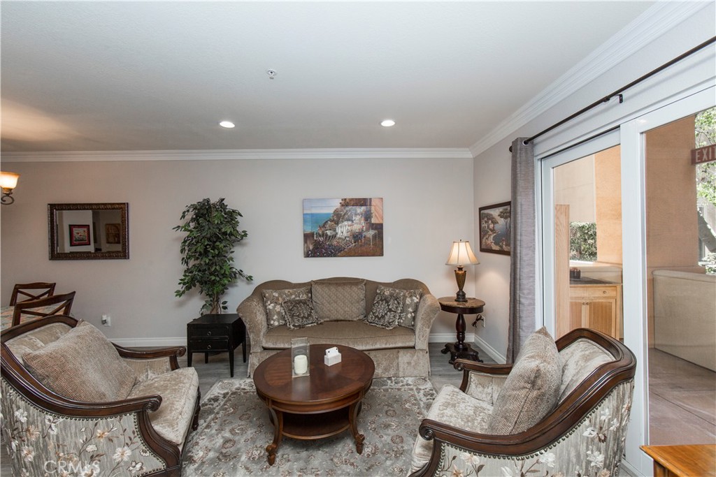 286 N Madison Avenue 103