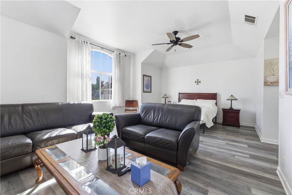 517 Orange Grove