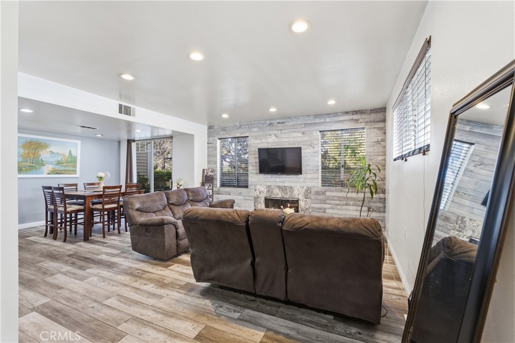 517 Orange Grove
