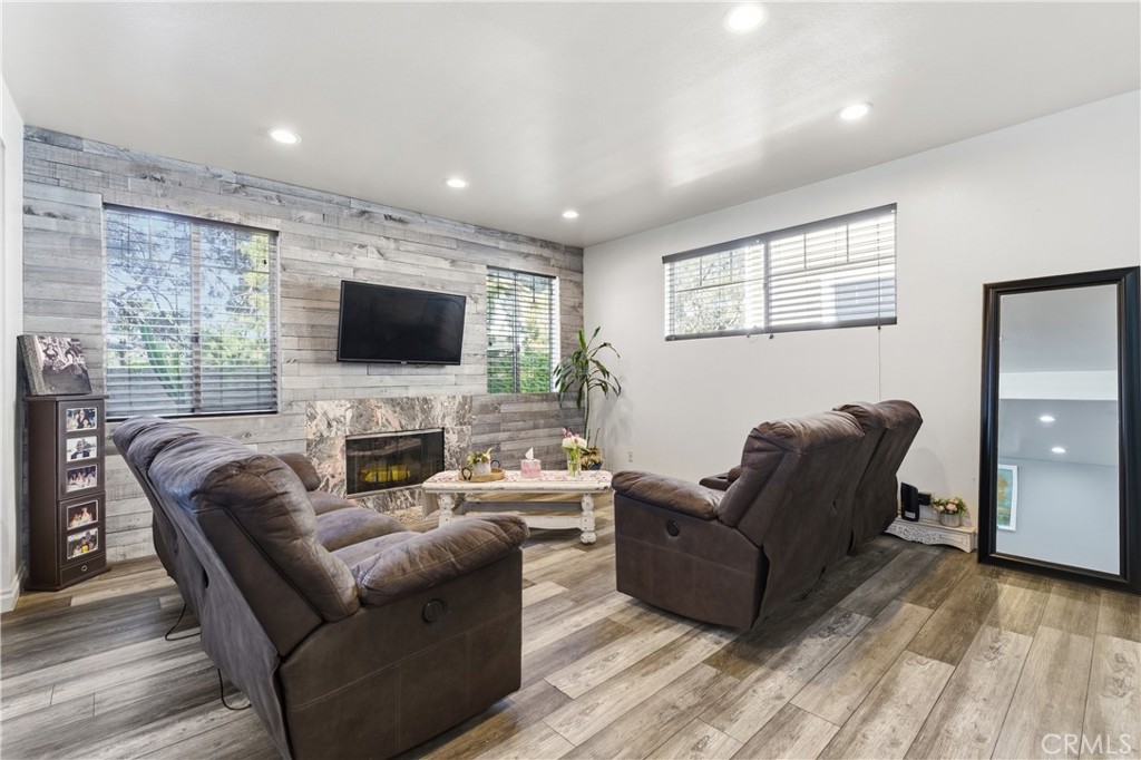 517 Orange Grove