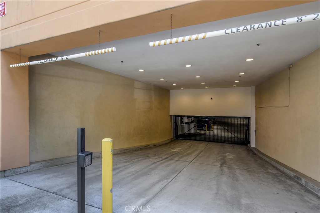 280 N Madison