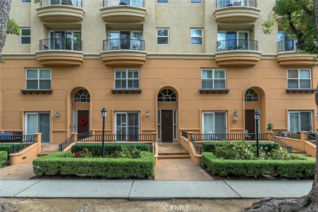 280 N Madison