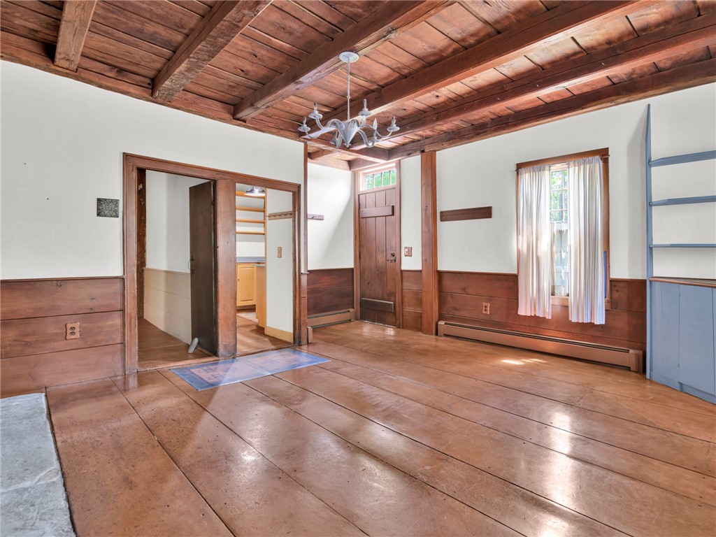 383 Putnam Pike