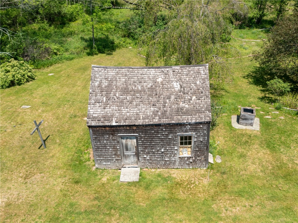 383 Putnam Pike
