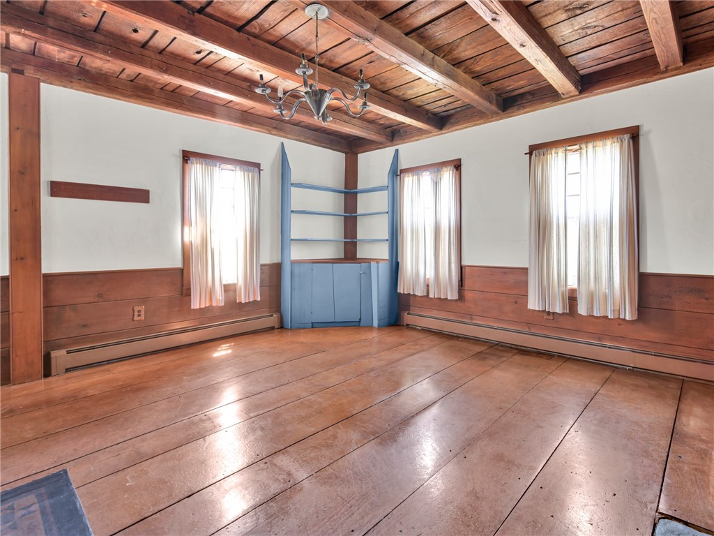 383 Putnam Pike