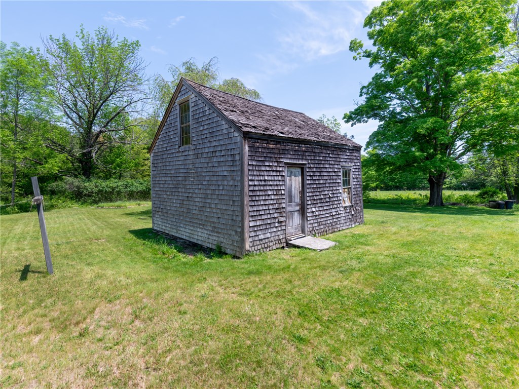 383 Putnam Pike