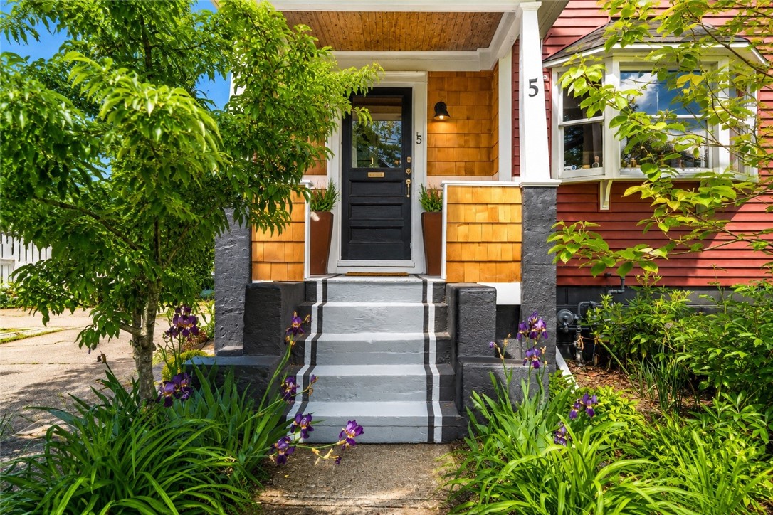 5 Dennis Avenue