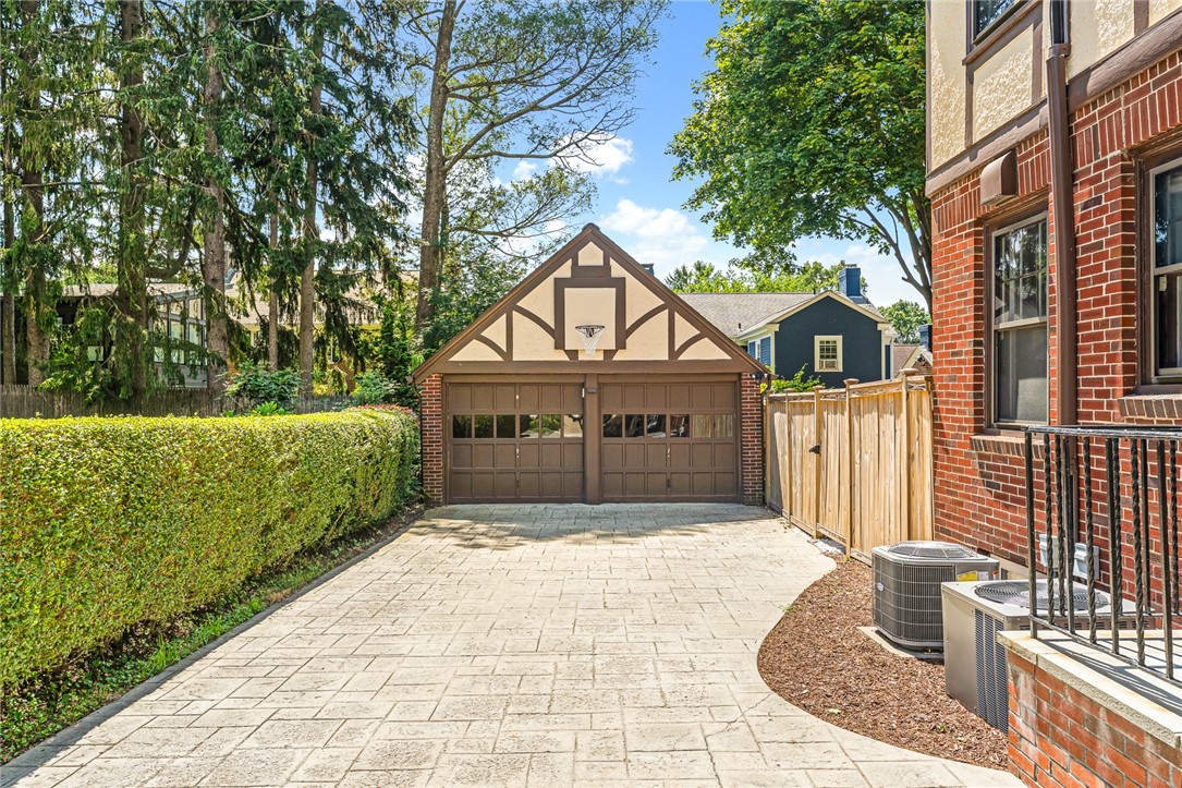 28 Kenilworth Way