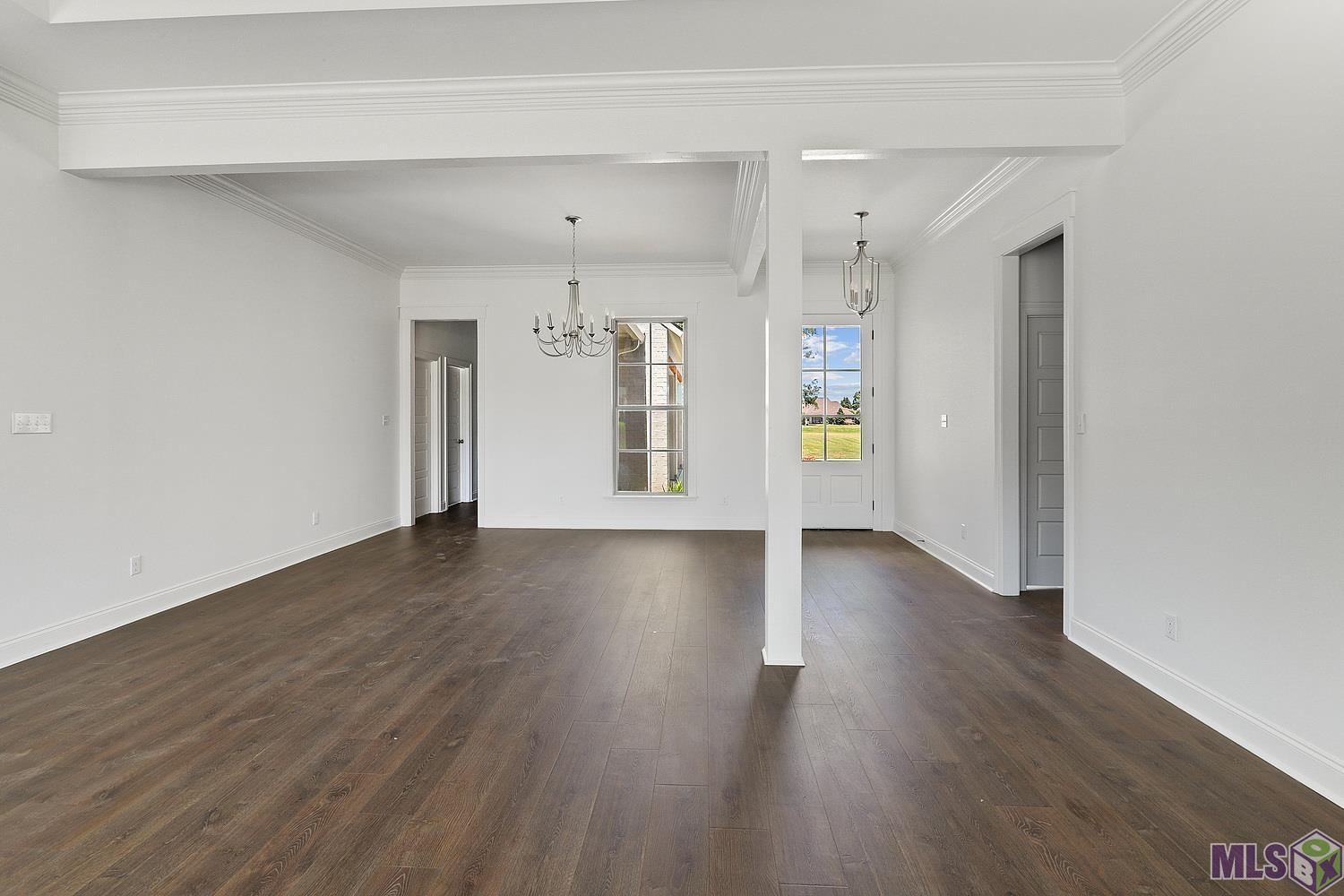 6995 Rue Papillon