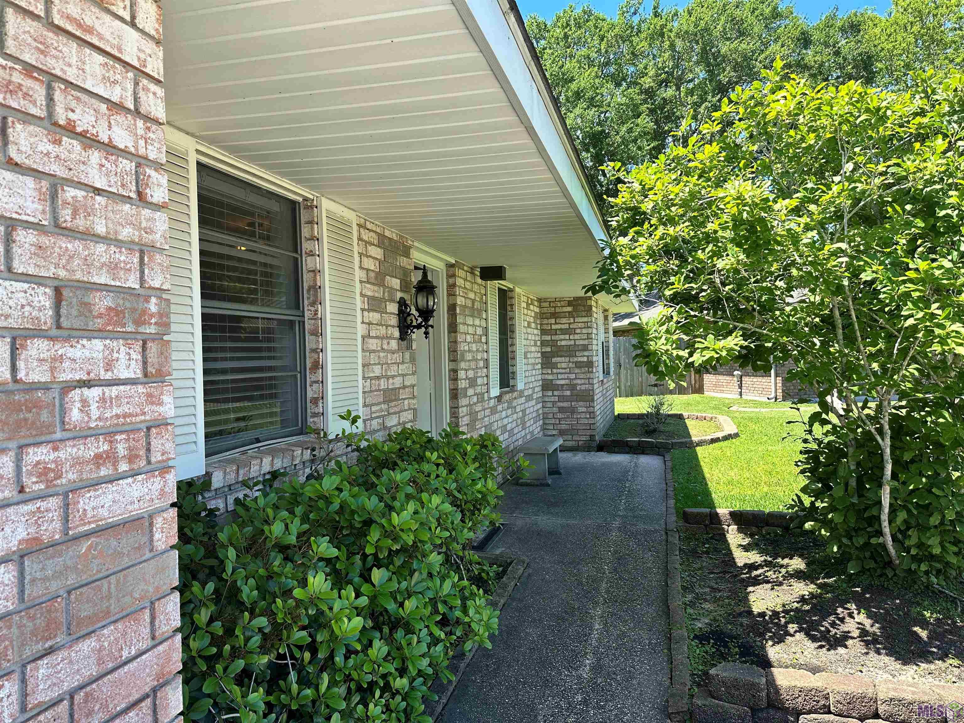 111 Flowerwood Ct