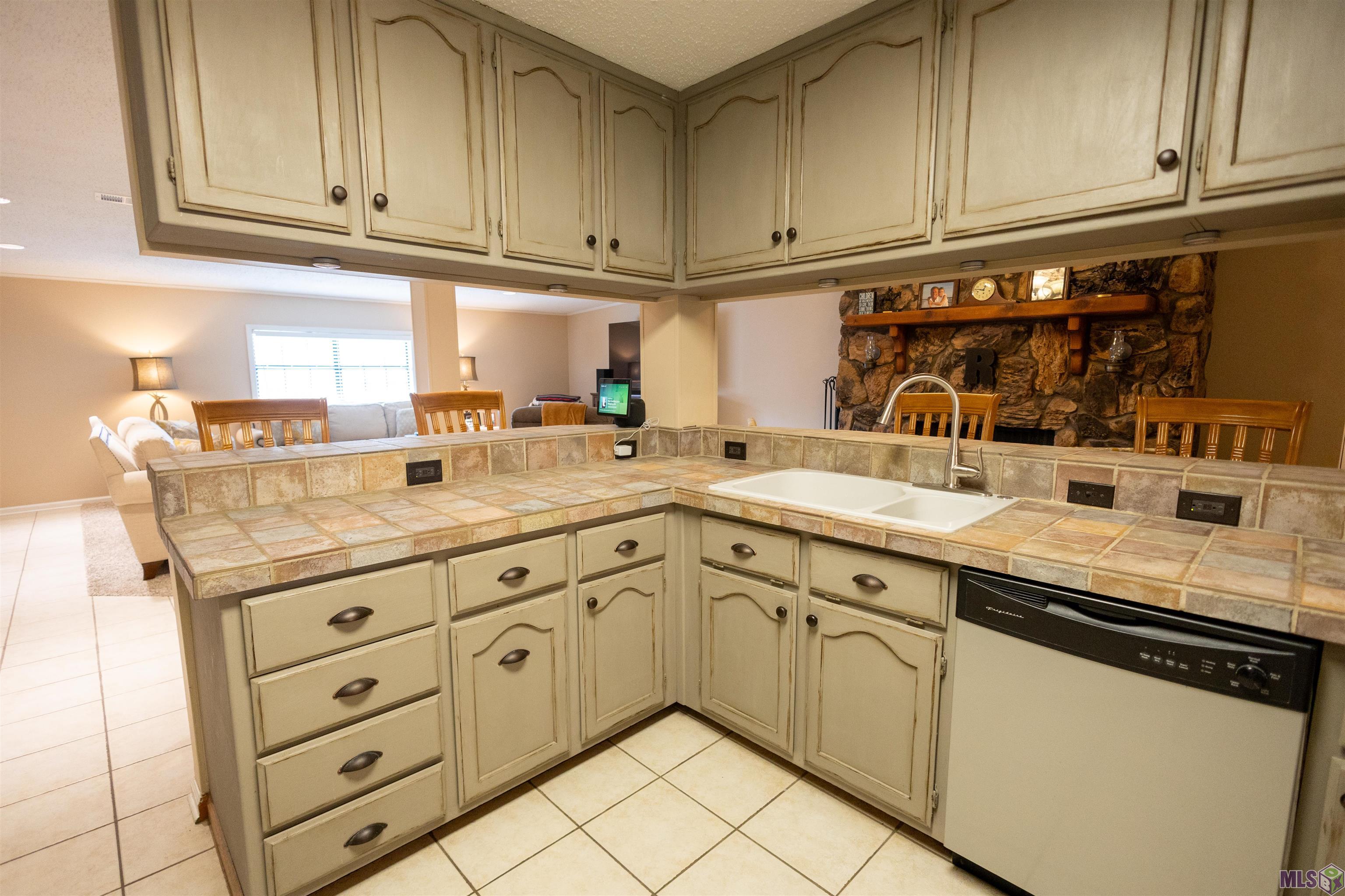 111 Flowerwood Ct