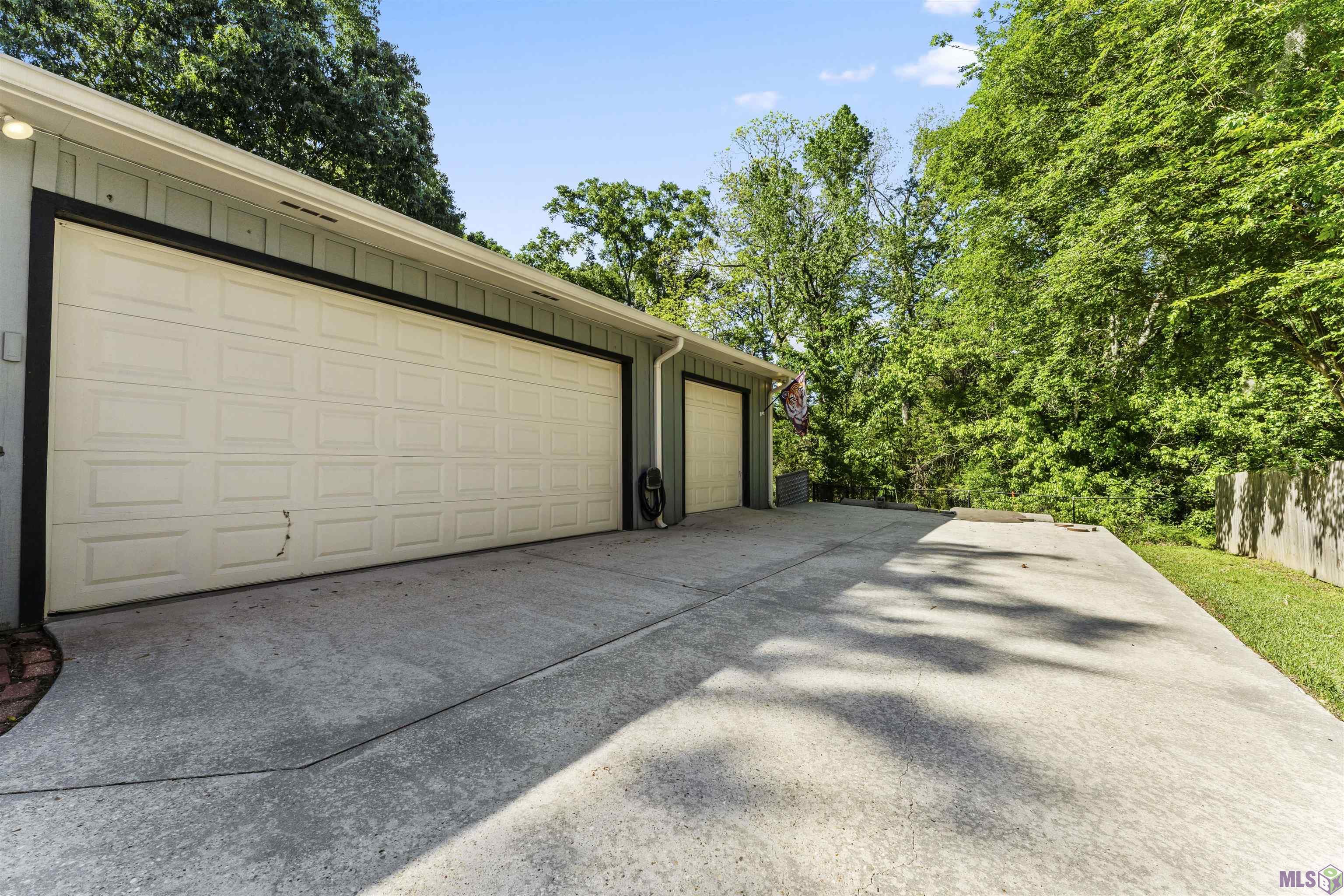 12837 Deerpath Way