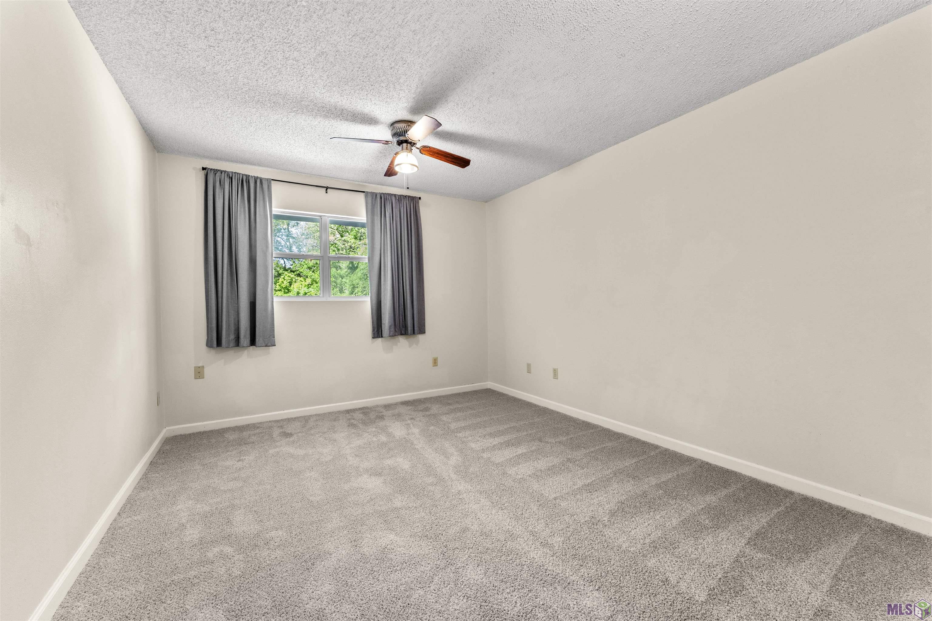 12837 Deerpath Way