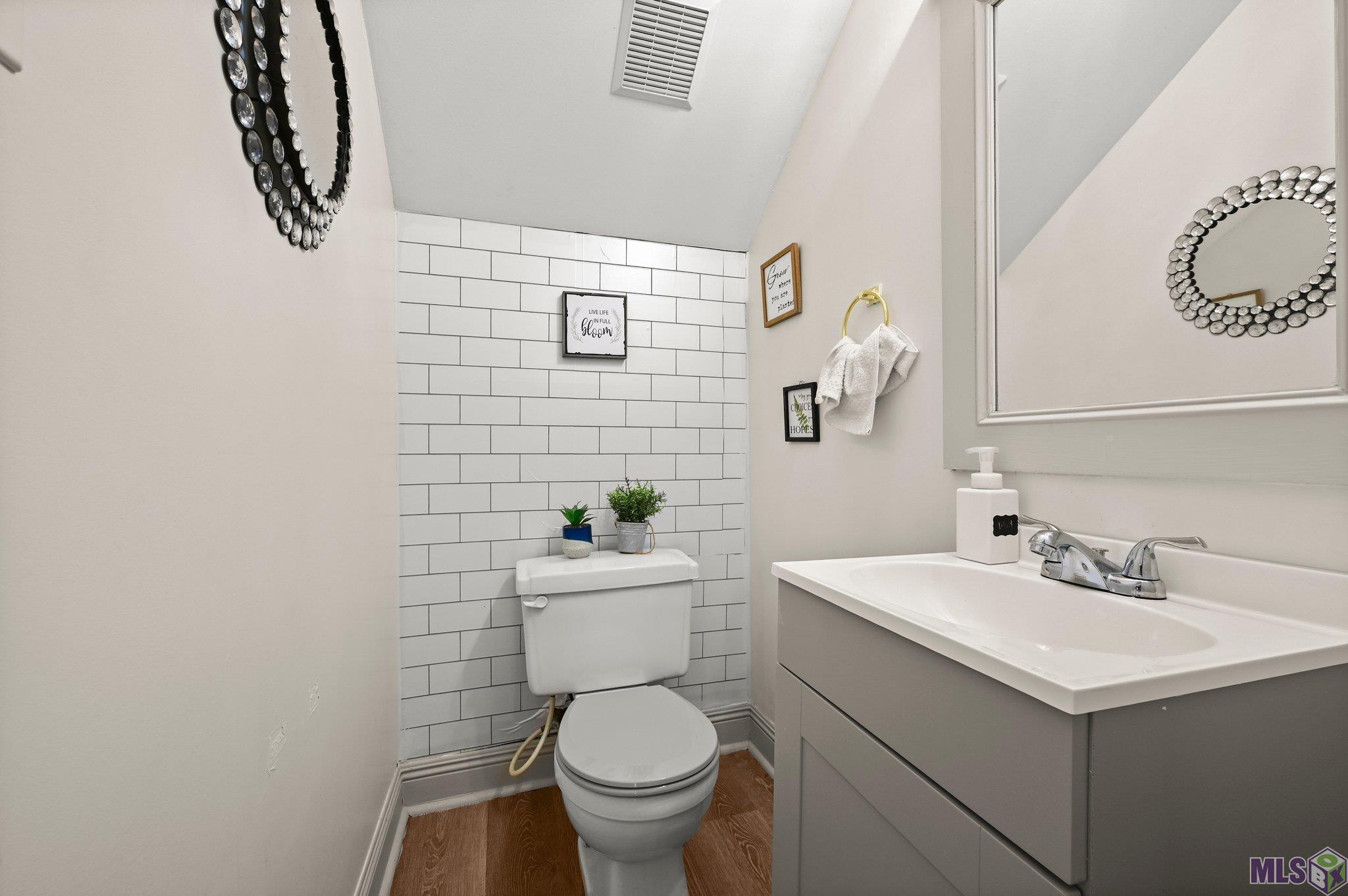 12064 W Milstead Pl