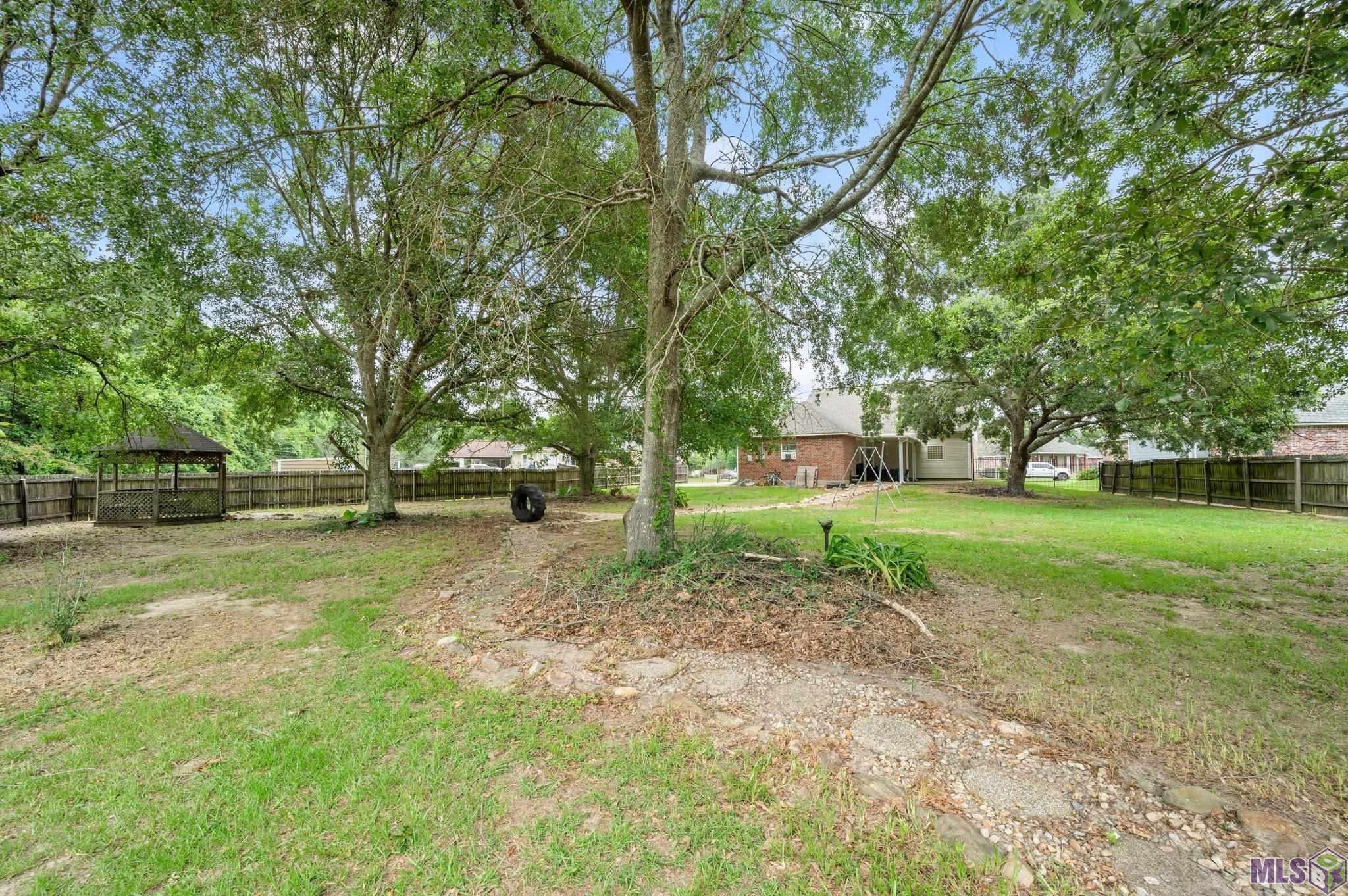 12064 W Milstead Pl
