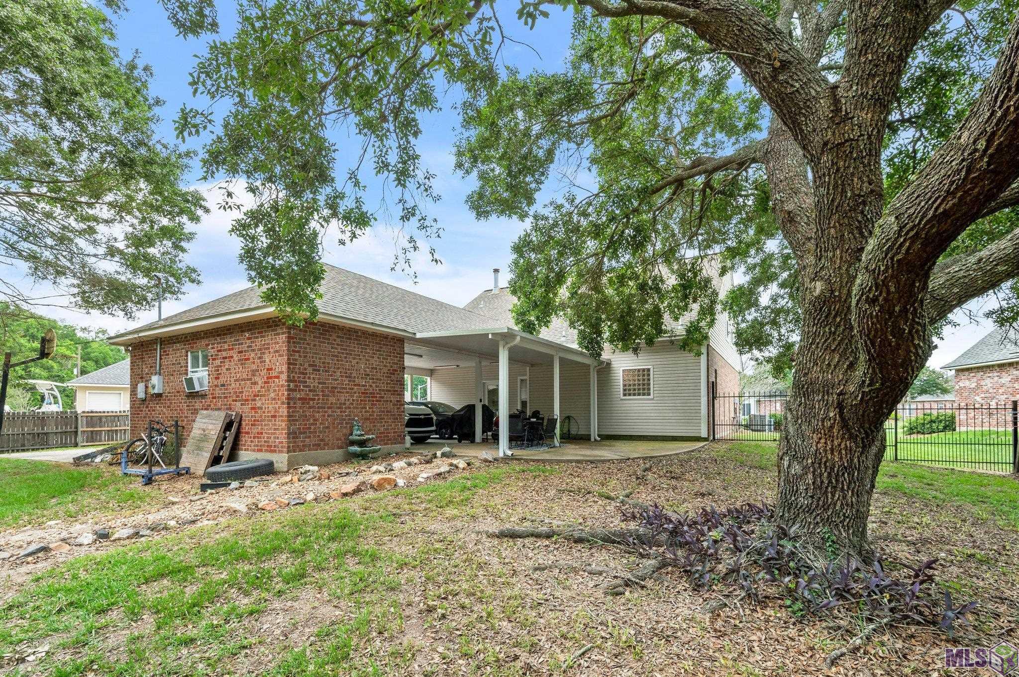 12064 W Milstead Pl