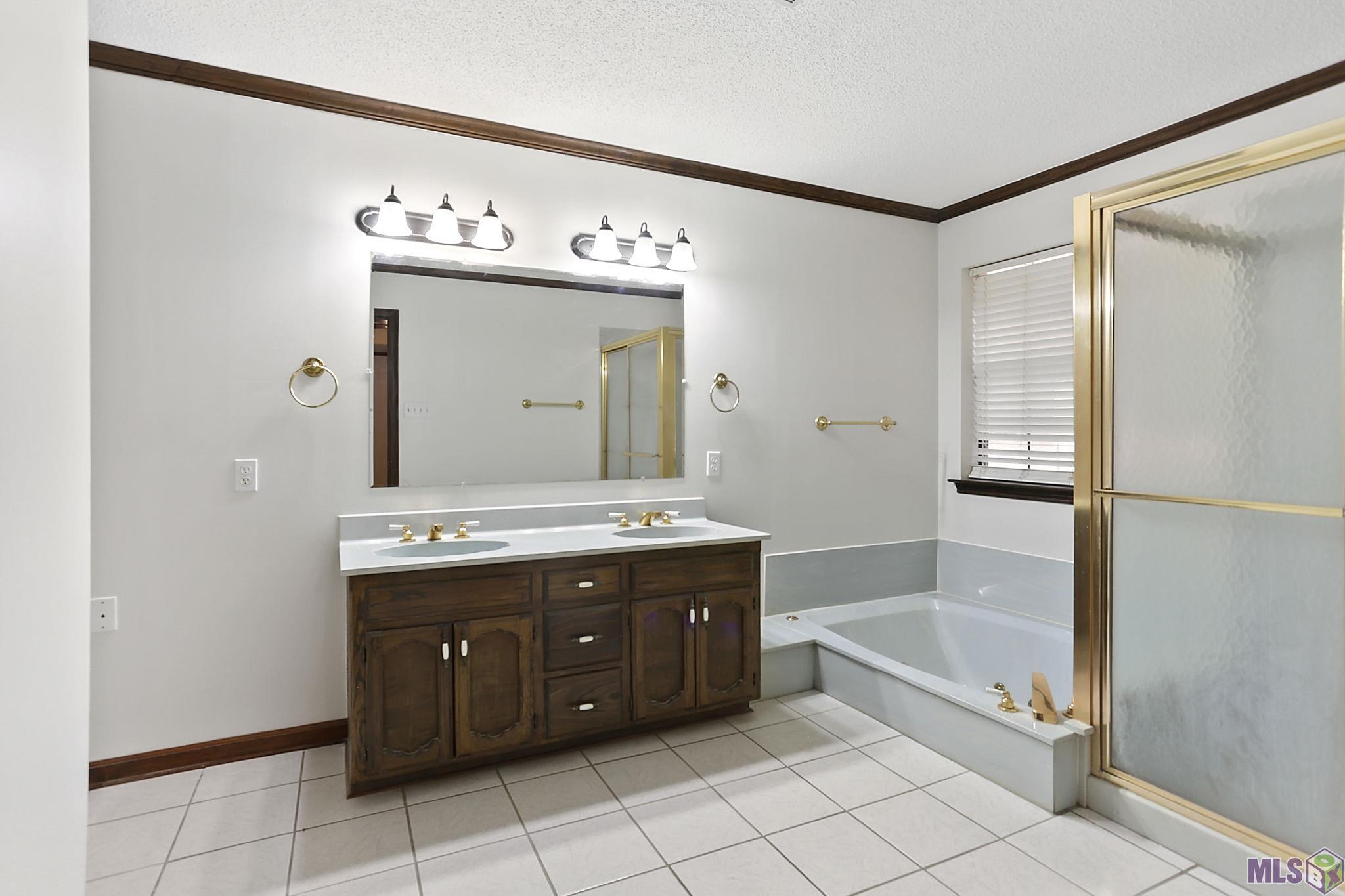 8757 Muscadine Lane West
