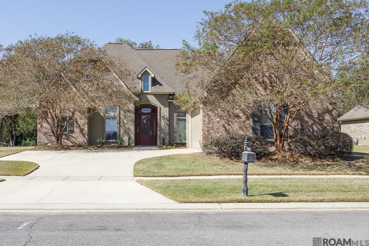 7097 Lakecrest Dr