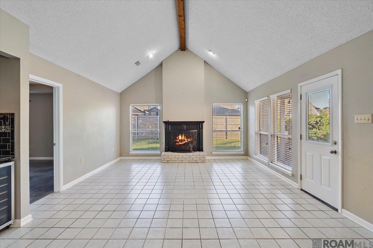 1452 W Fairview Dr