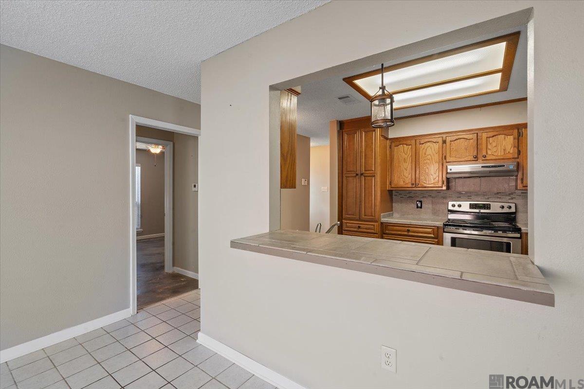 1452 W Fairview Dr
