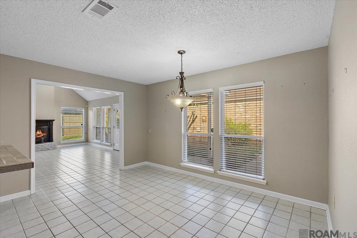 1452 W Fairview Dr