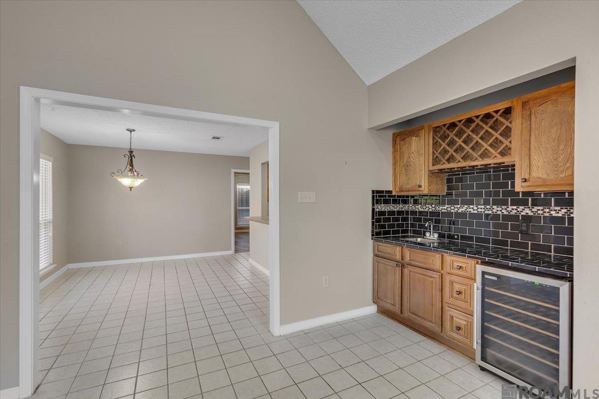 1452 W Fairview Dr